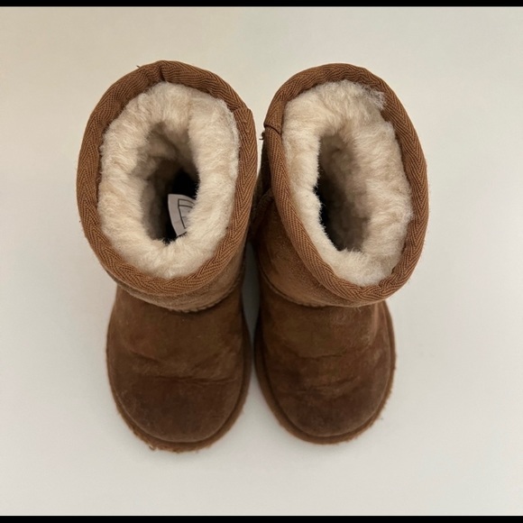 Children’s Uggs - Picture 4 of 5